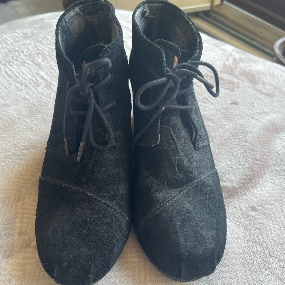 Toms Suede Wedge Shoes Size W11